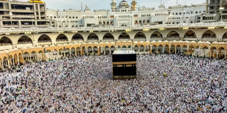 Pilgrims and Hajj operators using Pakistan’s digital Hajj booking system