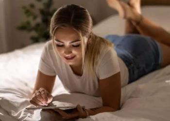 Hinge CEO Reveals Gen Z Dating AI Struggles on BBC Interview