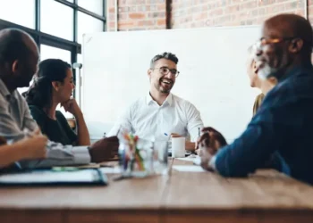 Business owners planning expansion using finance, mentorship and artificial intelligence strategies in 2025.