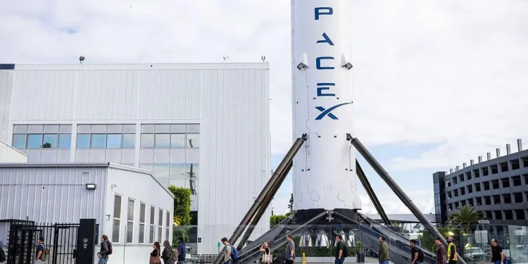 SpaceX Targets Record IPO as $1.8 Trillion Valuation Draws Investors