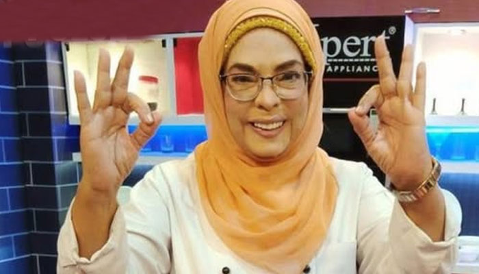 Pakistani culinary expert Chef Rahat Ali known for her popular cooking style.