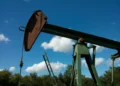 Oil Prices Slip as Markets Weigh Uncertainty in US-Iran Peace Talks
