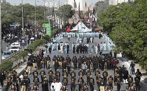 Central 8th Muharram procession preparing to depart from Nishtar Park in Karachi under tight security.