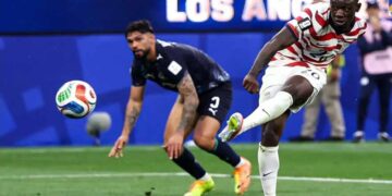 USA Dominate Paraguay 4-1 in Group D World Cup Clash