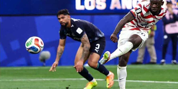 USA Dominate Paraguay 4-1 in Group D World Cup Clash