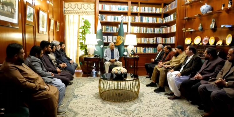 Governor Sindh Meets Community Policing Delegation In Karachi