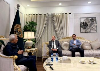 Sindh Governor and SMPRA chairman discussing digital governance policies during meeting in Karachi