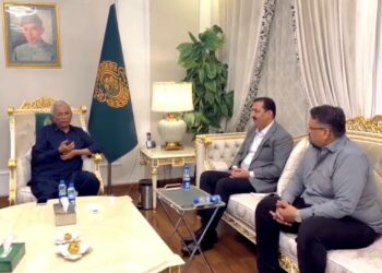 Sindh Governor Syed Muhammad Nuhal Hashmi meeting OPF Chairman Syed Qamar Raza in Islamabad