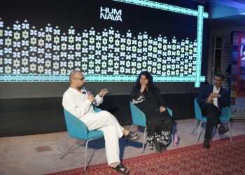 Artists and guests gather during the Isekta launch event in Lahore.
Photo By Azb