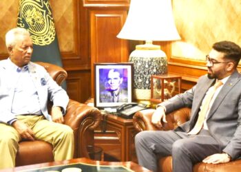 Governor Sindh and Ethiopia's Honorary Consul General discuss economic cooperation. PHOTO BY THE AZB