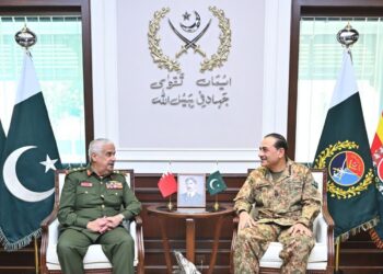 Field Marshal Asim Munir Meets Bahrain Guard Chief on Defence Cooperation
