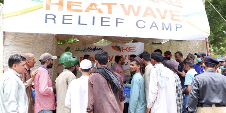 Saylani Welfare Trust Organises Heatwave Relief Camps With K-Electric Support Across Karachi