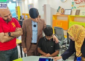 Dr Fida Muhammad Bazai touring DigiTech Transformation digital skills facility in Sindh