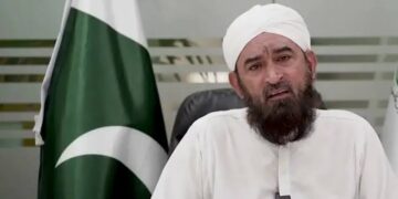 Petrol pump in Pakistan with fuel price discussion and public welfare statement by Saylani Welfare