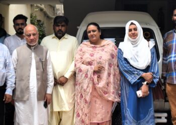 Prof. Dr. Muhammad Akmal with staff members during his visit to PASTIC Sub Centre Karachi to review performance and institutional activities.
