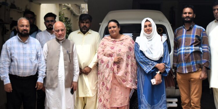 Prof. Dr. Muhammad Akmal with staff members during his visit to PASTIC Sub Centre Karachi to review performance and institutional activities.