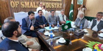 Participants at NETP seminar in Quetta discussing agriculture and livestock export opportunities.