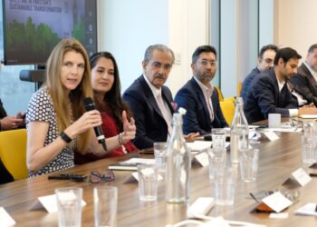 Participants discuss sustainable investment opportunities at an InfraZamin Pakistan roundtable in London.