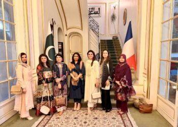 Pakistan Ambassador Mumtaz Zahra Baloch briefing the National Defence University delegation in France.