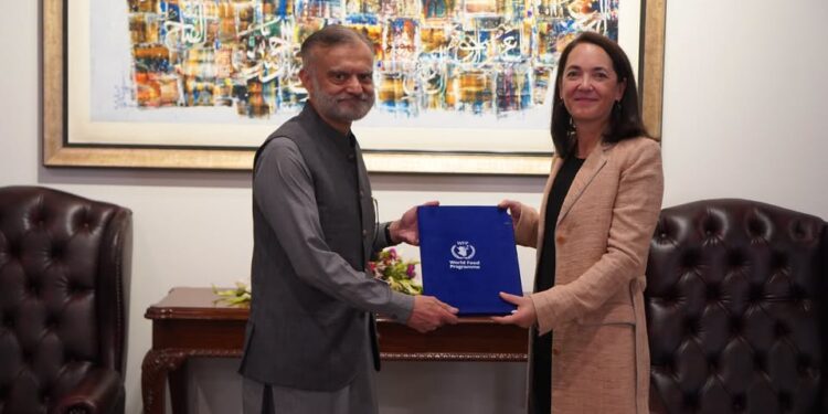 Anita Hirsch meeting officials after assuming her role as WFP Country Director in Pakistan.