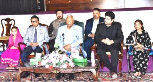 Governor Sindh Syed Muhammad Nehal Hashmi offers condolences to the family of Shaheed Muhammad Waseem.