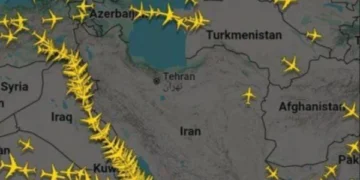 Commercial aircraft flying over the Middle East as EASA issues regional airspace safety advisory.