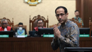 Nadiem Makarim leaving a Jakarta courtroom after his corruption conviction