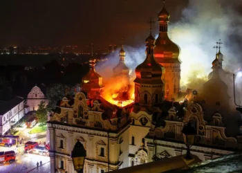 Volodymyr Zelensky Condemns Kyiv Strikes Damaging Dormition Cathedral Fire