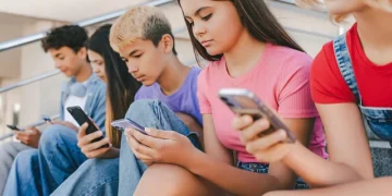 Online safety regulations in UAE restricting social media access for under-15 children on platforms like TikTok and Instagram.