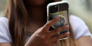 UK Social Media Ban Plan Announced by Keir Starmer Sparks Debate