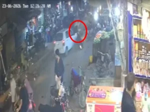 Speeding car involved in a fatal road accident in Karachi captured on CCTV camera.
