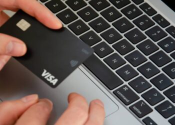 Pakistani consumers increasingly use AI tools while shopping online. PHOTO FILE