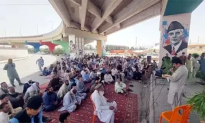 Families of Ziarat attack martyrs end their protest in Quetta following a government agreement.