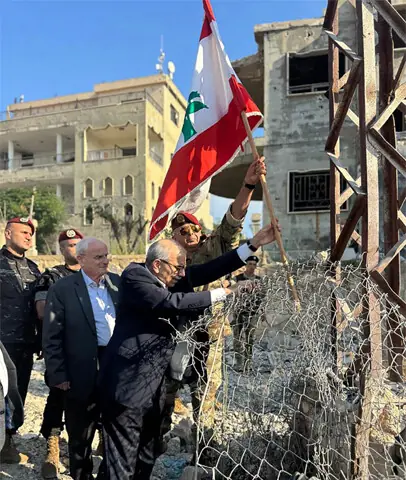 Lebanese soldiers deploy in Zawtar al-Gharbiyeh following an Israeli military withdrawal.