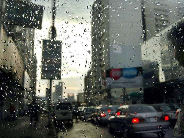 Cloudy skies over Karachi as the Pakistan Meteorological Department forecasts hot, humid weather and light drizzle.
