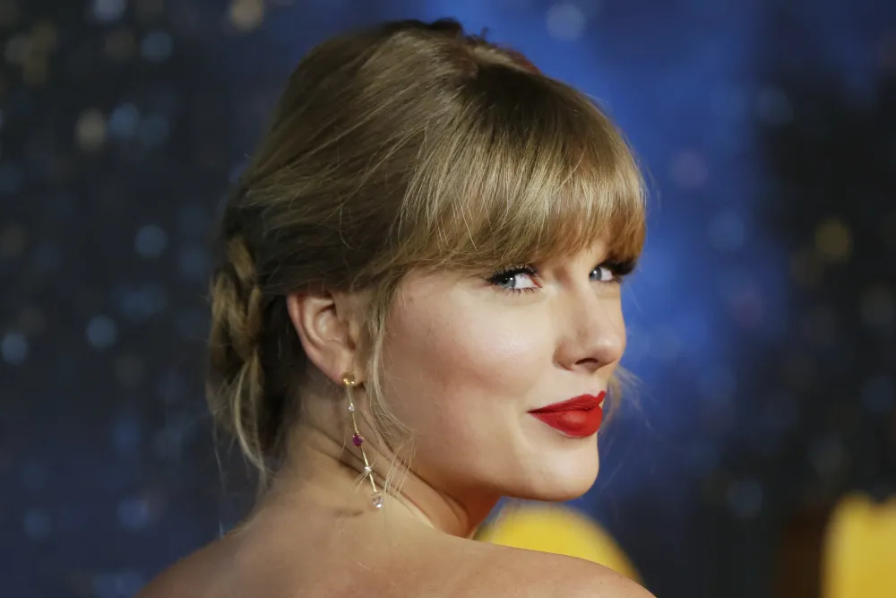 Taylor Swift recognized by Forbes after her estimated net worth reached $2 billion.