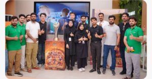 Fans gather at OPPO Peshawar flagship store with Peshawar Zalmi players and the PSL 2026 Championship Trophy.