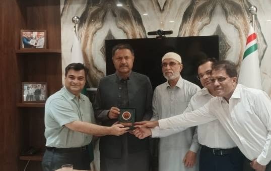 Sindh Minister Muhammad Ali Malkani meets SBC Group officials during a visit to the Karachi Fisheries Head Office to discuss industry growth and exports.