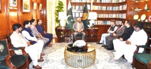 Governor Sindh Syed Muhammad Nehal Hashmi honours Nishan-e-Haider recipient Havaldar Lalak Jan Shaheed on his Martyrdom Day.