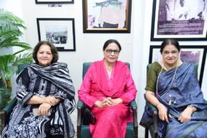 HUM Network Chairperson Sultana Siddiqui speaking at the Quaid-e-Azam House Museum's event on the role of media in nation building in Karachi.