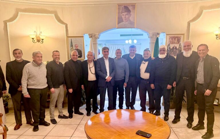 Pakistan High Commissioner Malik Muhammad Farooq welcomes South African business representatives during a trade dinner at Pakistan House in Pretoria.