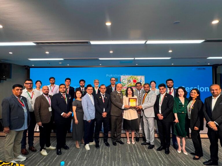Rice exporters from Pakistan meeting Chinese business representatives during REAP delegation visit to Guangzhou.