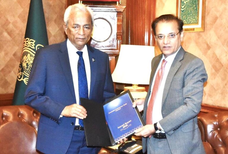 Governor Sindh Syed Muhammad Nehal Hashmi meeting Provincial Ombudsman Dr. Sohail Rajput at Governor House Karachi.