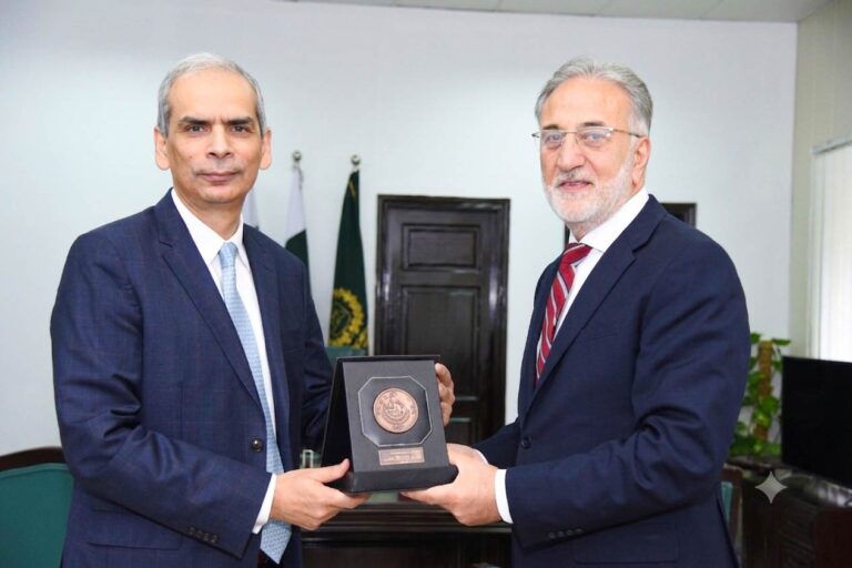 Chairman NAB Lt Gen (R) Nazir Ahmad Butt meets Federal Ombudsman Naveed Kamran Baloch in Karachi.