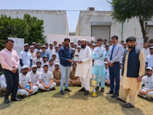 Citizens participate in a Behtar Qadam awareness session promoting maternal and child health in Punjab.