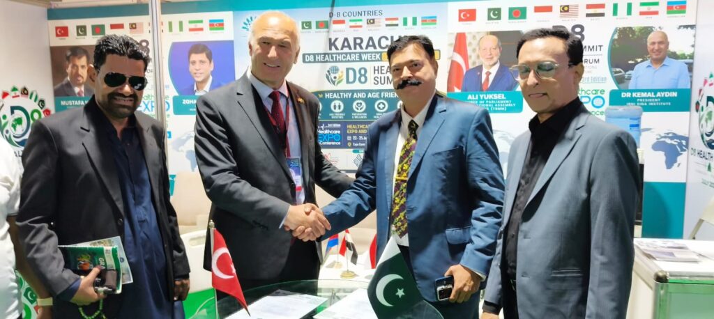 Representatives of the Peace Council for Human Rights and Türkiye’s Ibn-e-Sina Institute sign a partnership agreement to promote elder rights and healthy ageing.