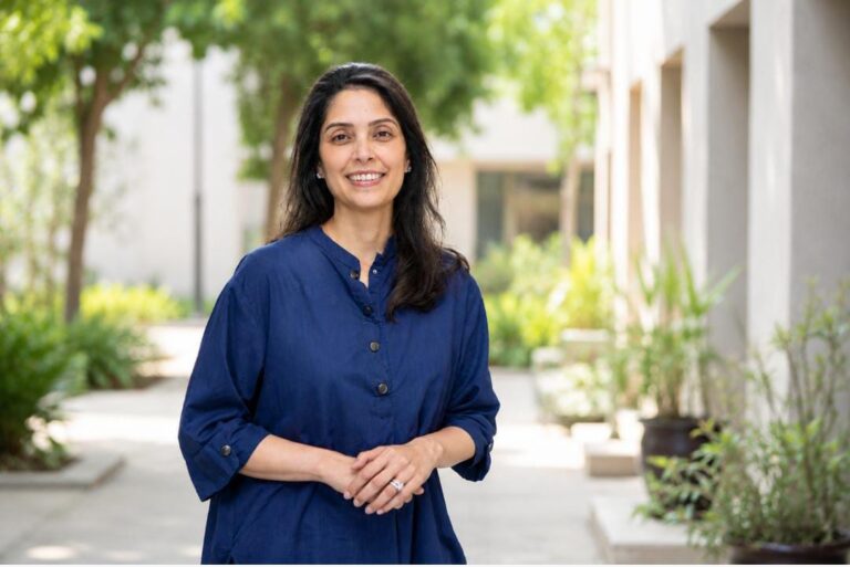 Dr Kulsoom Ghias, cancer biologist and academic leader appointed as Dean of AKU Faculty of Arts and Sciences.