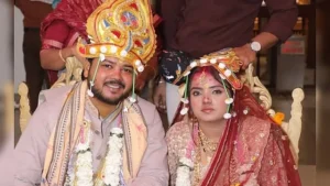 Police personnel investigate the area in South Delhi where newlywed Akriti Sutar was found dead as authorities continue their inquiry into the case.