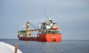Iran and US tensions over the Strait of Hormuz amid war negotiations