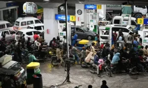Petrol station in Pakistan as dealers call off planned strike after government margin increase.